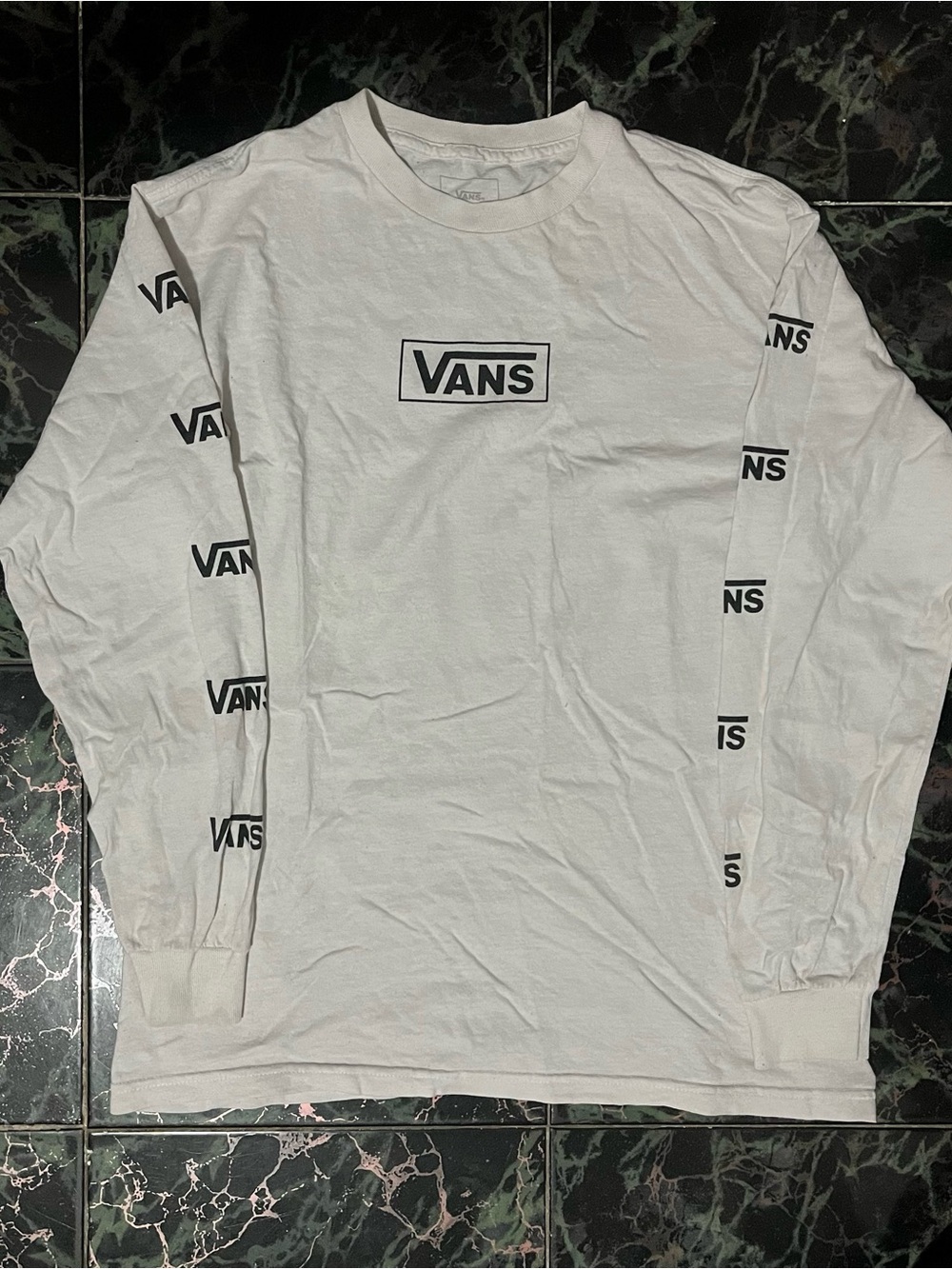 Vans White Long Sleeve Graphic Tee Shirt
Medium Classic Fit